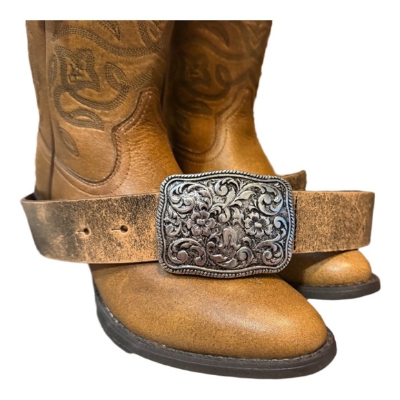 United Colors Of Benetton Brown Belt with Ornate Silver Buckle - Picture 1 of 9